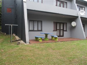 2 Bed Apartment in Port Edward