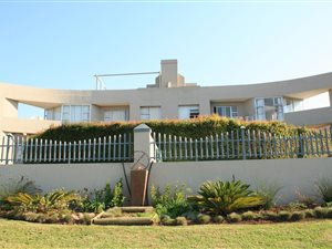 3 Bed Duet in Hartenbos Heuwels