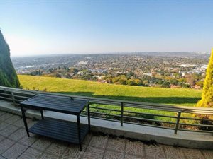 3 Bed Apartment in Northcliff