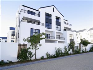 2 Bed Apartment in Paardevlei