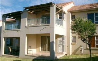 2 Bedroom Townhouse in Leeuwenhof Estate
