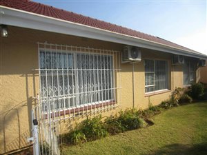 4 Bed House in Dewetshof