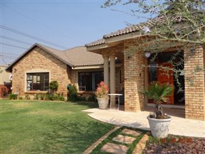 3 Bedroom House in Rietvlei Ridge Country Estate