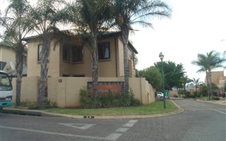 3 Bedroom Townhouse in Centurion Golf Estate