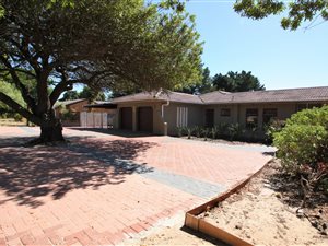 4 Bed House in Amandelrug