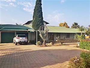 2.2 ha Farm in Kameeldrift West