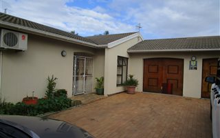 4 Bedroom House in Die Bos