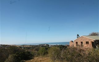 943 m² Land available in Forest Downs