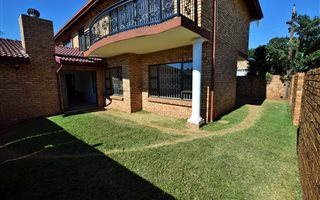 4 Bedroom House in Wierda Glen
