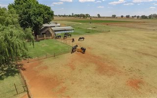 18 ha Farm with House in Magaliesburg