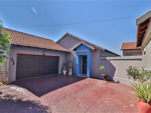 3 Bed Duet in Doornpoort and surrounds