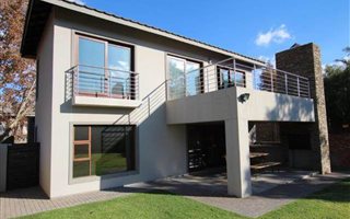 3 Bedroom House in Rietvalleirand