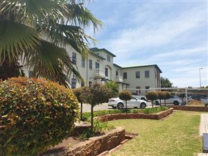 16 m² Office Space in Weltevreden Park