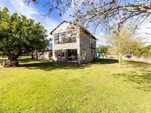 4.8 ha Smallholding in Sunrise on Sea