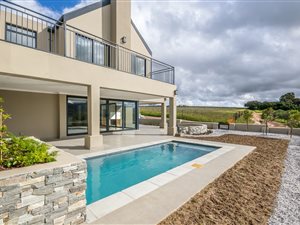 5 Bed House in Longlands Country Estate