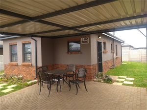 2 Bed House in Hermanstad