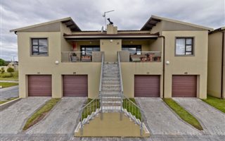 2 Bedroom Townhouse in Brentwood Park