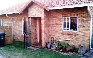 2 Bedroom Simplex in Eldoraigne