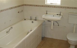 2 Bedroom Apartment in Ferreira