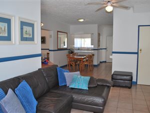 2 Bedroom House in Silver Lakes Golf Estate