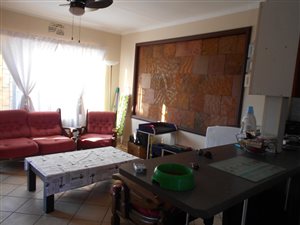 2 Bed Townhouse in Rooihuiskraal