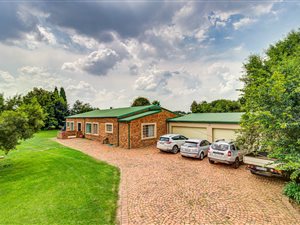 8500 m² Farm in Bredell AH