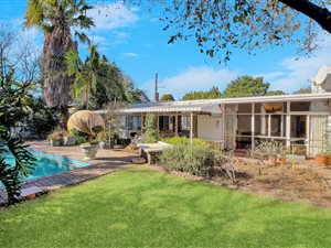 4 Bed House in Parkwood