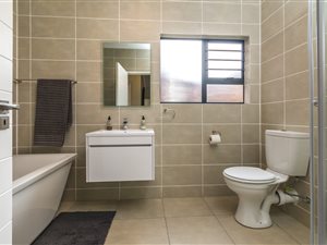2 Bed Apartment in Linbro Park