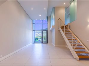 2 Bed Apartment in Mouille Point