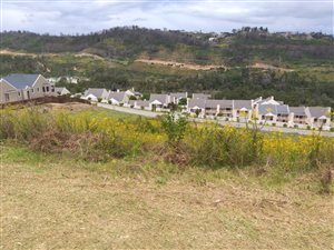 915 m² Land available in Green Pastures