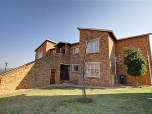 3 Bed Apartment in Strubens Valley