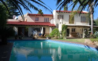 6 Bedroom House in Weltevreden Park