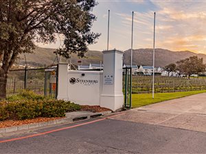 4 Bed House in Steenberg Golf Estate