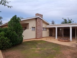 4 Bed House in Oudtshoorn