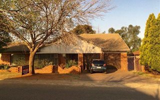3 Bedroom House in Zakariyya Park