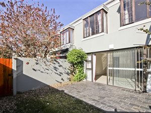 2 Bed Townhouse in Emmarentia