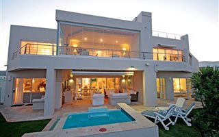 5 Bedroom House in Solar Beach