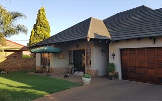 3 Bedroom House in Melodie
