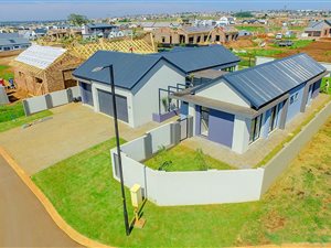 3 Bed House in Midstream Meadows