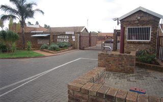 2 Bedroom Townhouse in Eldoraigne