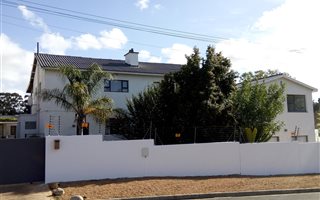 1 Bedroom Apartment in La Colline