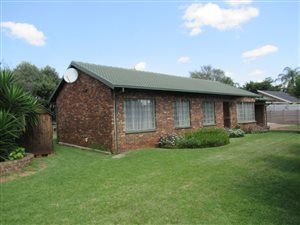 3 Bed House in Rooihuiskraal North