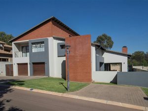 4 Bed House in Mooikloof Gardens