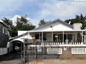 6 Bed House in Mobeni