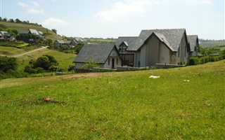 1092 m² Land available in Cotswold Downs Estate