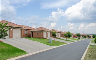 3 Bedroom House in Thatchfield