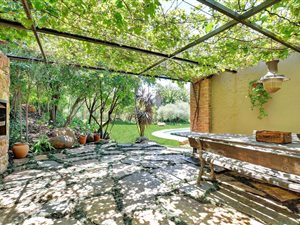 4 Bed House in Chartwell