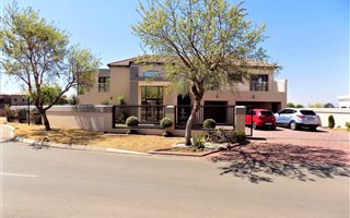 5 Bedroom House in Clearwater Estate