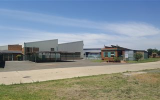 5000 m² Industrial space in Springs Central