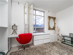 3 Bed Apartment in Wynberg Upper
